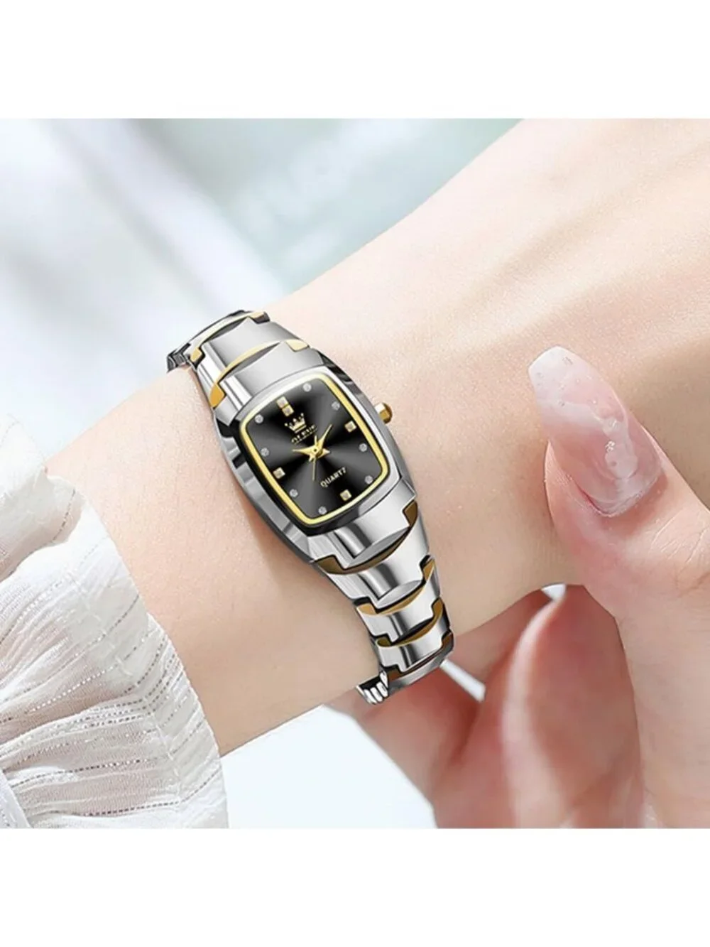 Women's Silver/Gold/Black Stainless Steel Waterproof Analog Quartz Wrist Watch